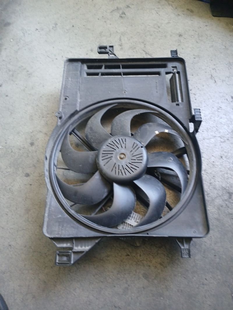 Electroventilador Ford C-Max 1.6 D 2012 | Ref. 8V618C607EB - Imagen 5