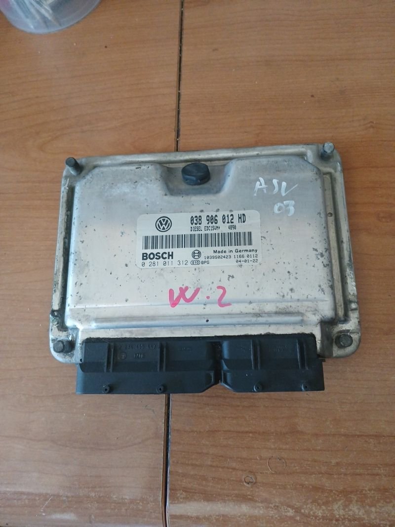Centralita ECU Seat Leon 1.9 TDI ASV