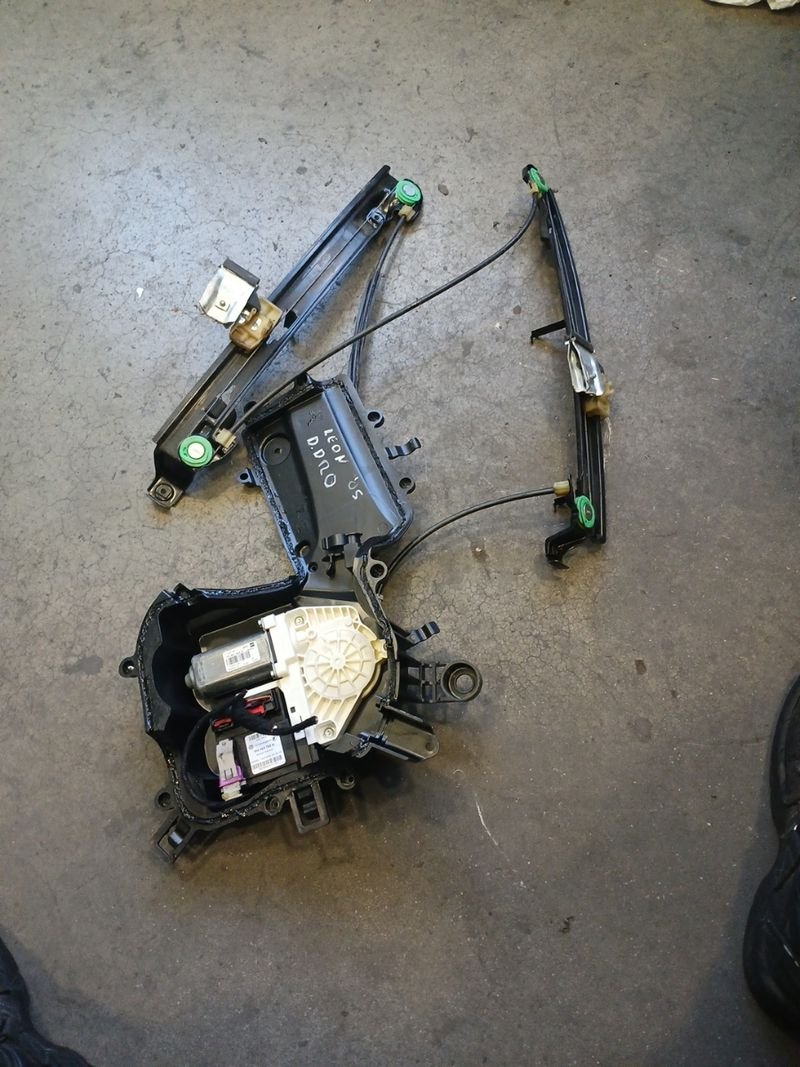 Elevalunas Delantero Derecho Seat Leon 05