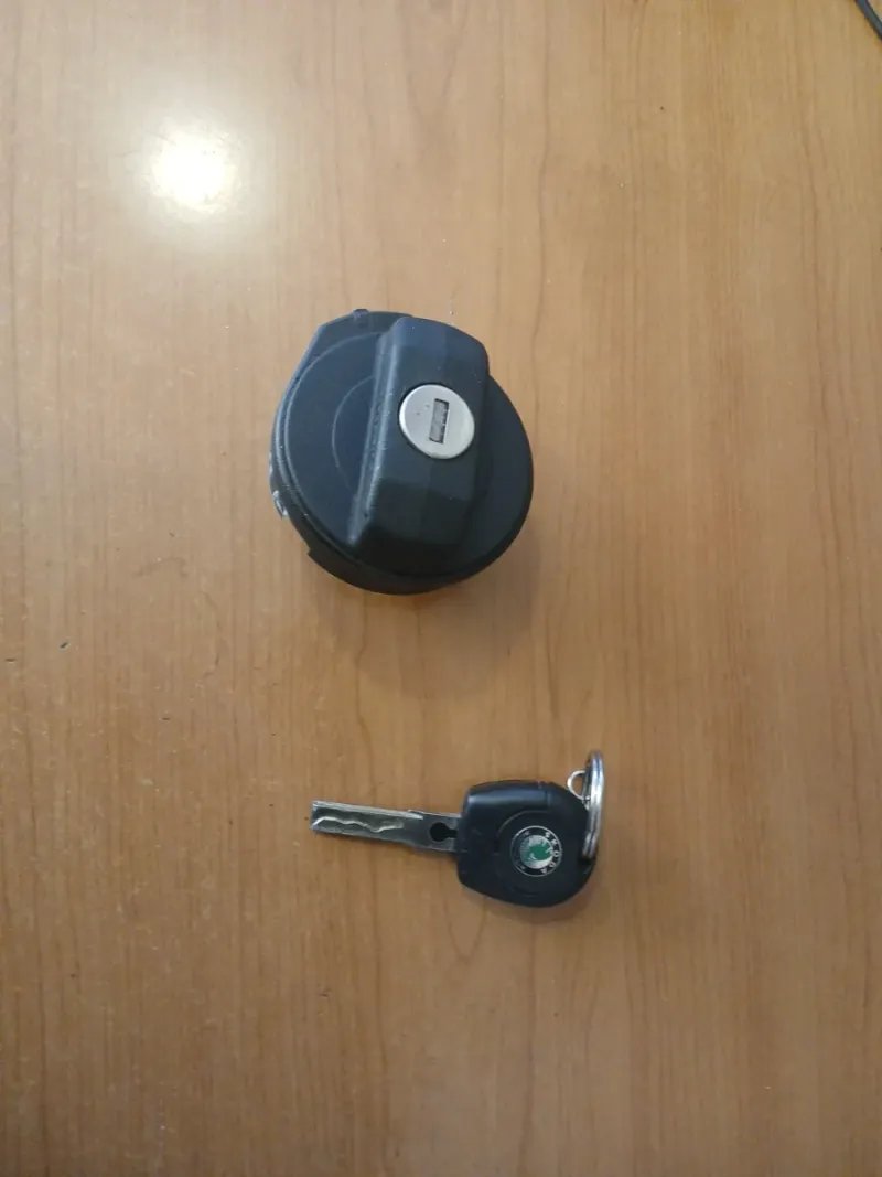 Tapon Gasolina Skoda Fabia - Imagen 3