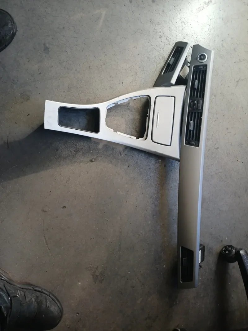 Embellecedor y aireadores BMW E90