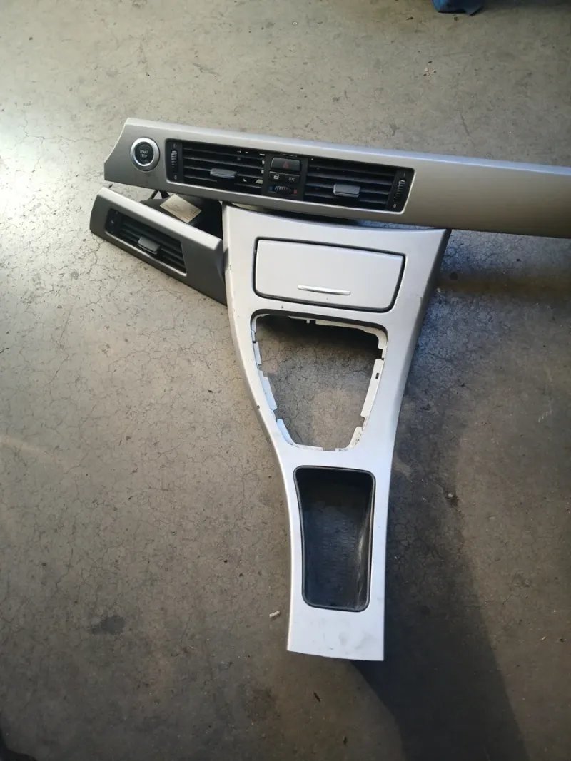 Embellecedor y aireadores BMW E90 - Imagen 2