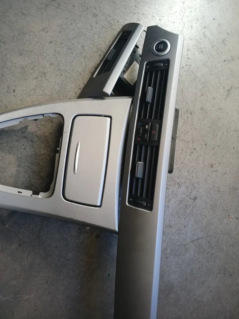 Embellecedor y aireadores BMW E90 - Imagen 3