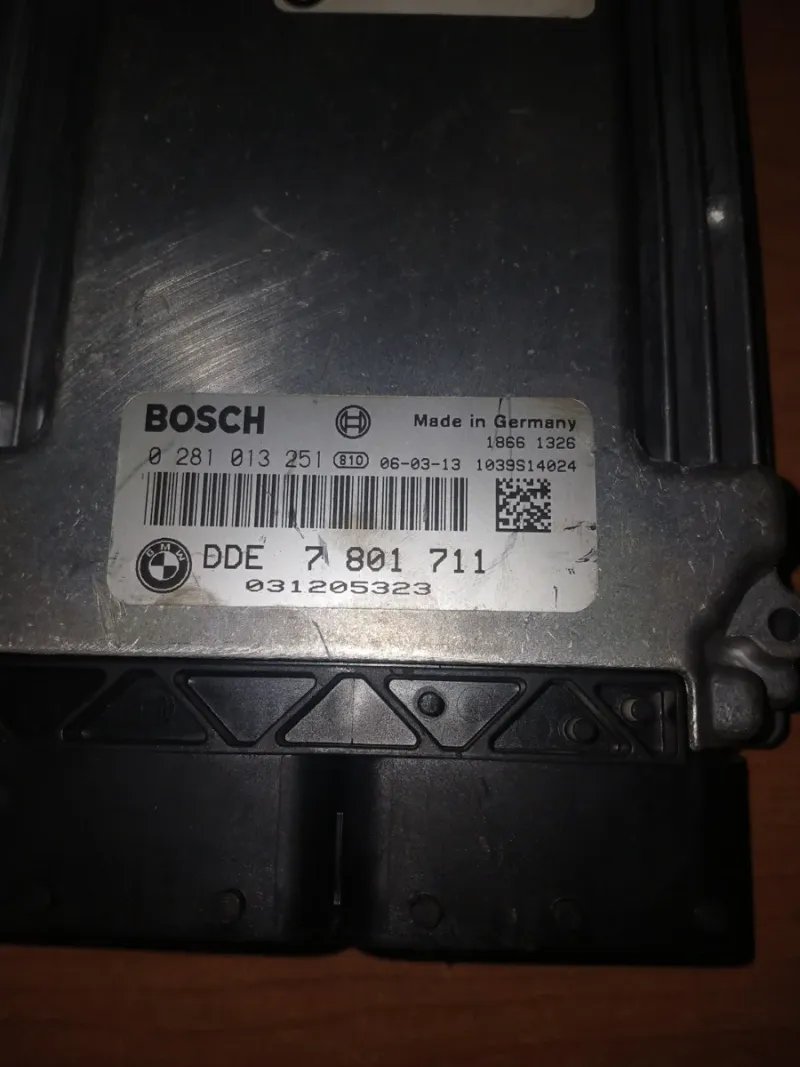 Centralita ECU BMW E90 2007 | Ref. 7796913 - Imagen 2