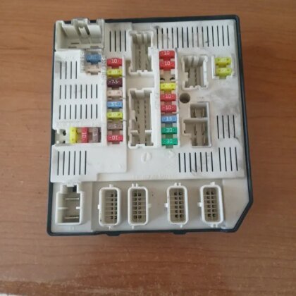 Caja Fusibles RENAULT MEGANE 3 284N6000R
