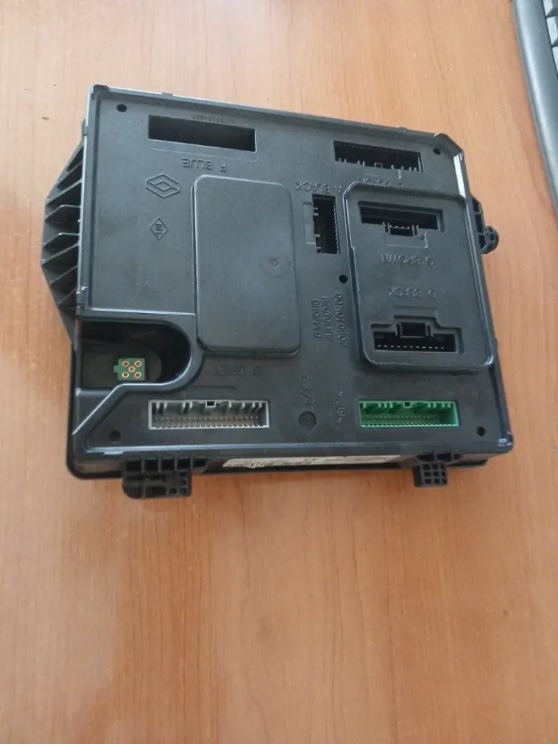 Módulo Confort BCM Renault 1.5 DCI 284B17882R - Imagen 2