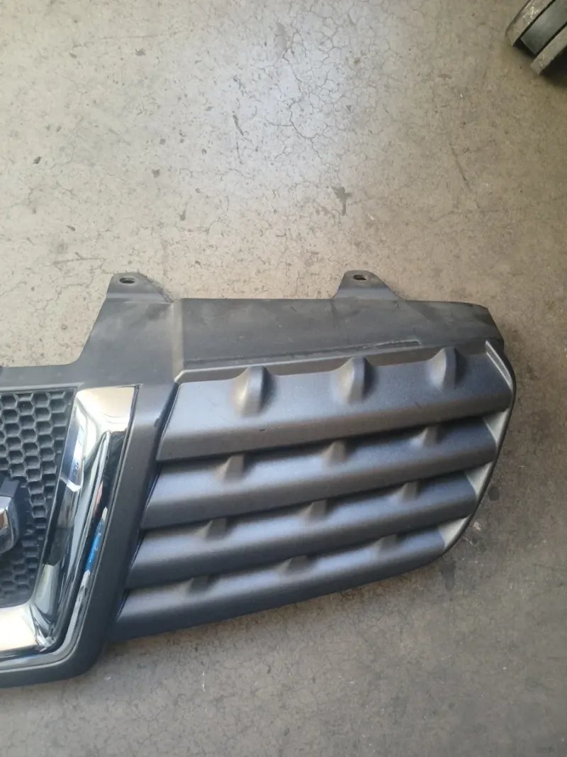 Rejilla Delantera Nissan Qashqai 2009 - Imagen 4