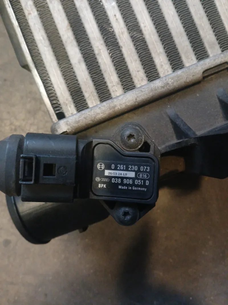 Radiador Intercooler Audi 1.8 Gasolina | Ref. 8E0145805 - Imagen 5