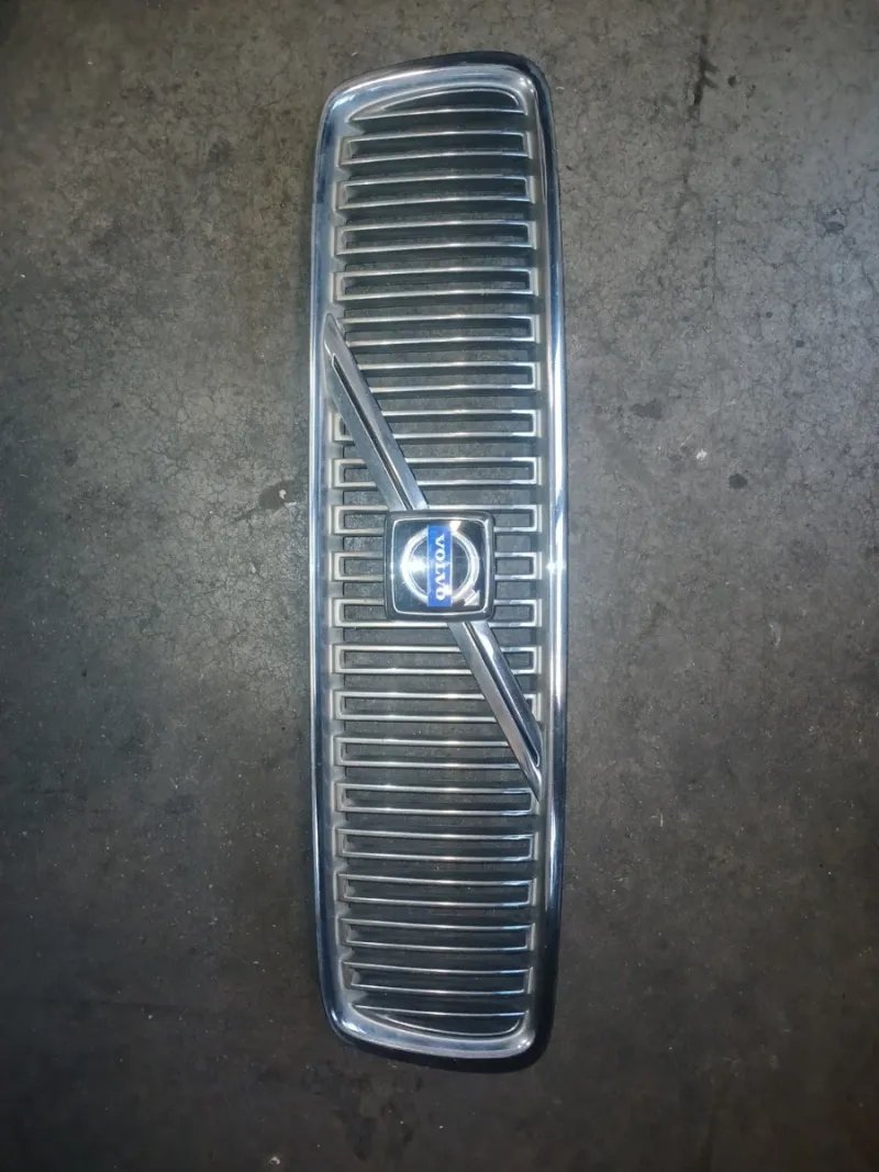Rejilla Volvo V70 2005 | Ref. 8659875