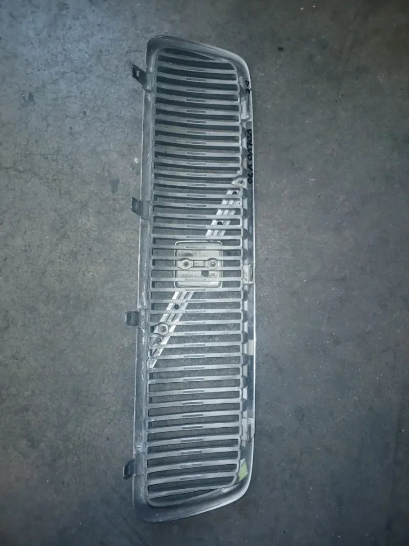Rejilla Volvo V70 2005 | Ref. 8659875 - Imagen 4