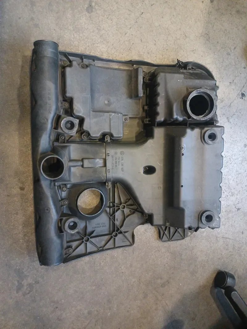 Tapa Motor VW Golf 1.6 Gasolina | Ref. 036129607BE - Imagen 4