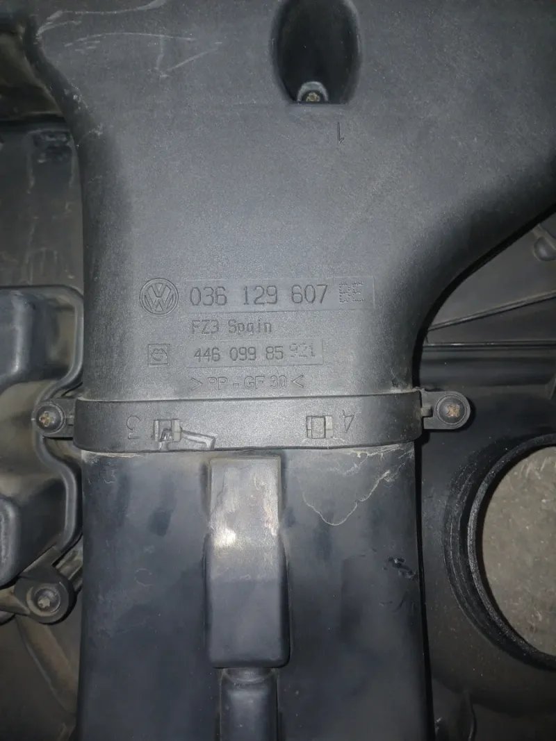 Tapa Motor VW Golf 1.6 Gasolina | Ref. 036129607BE - Imagen 5
