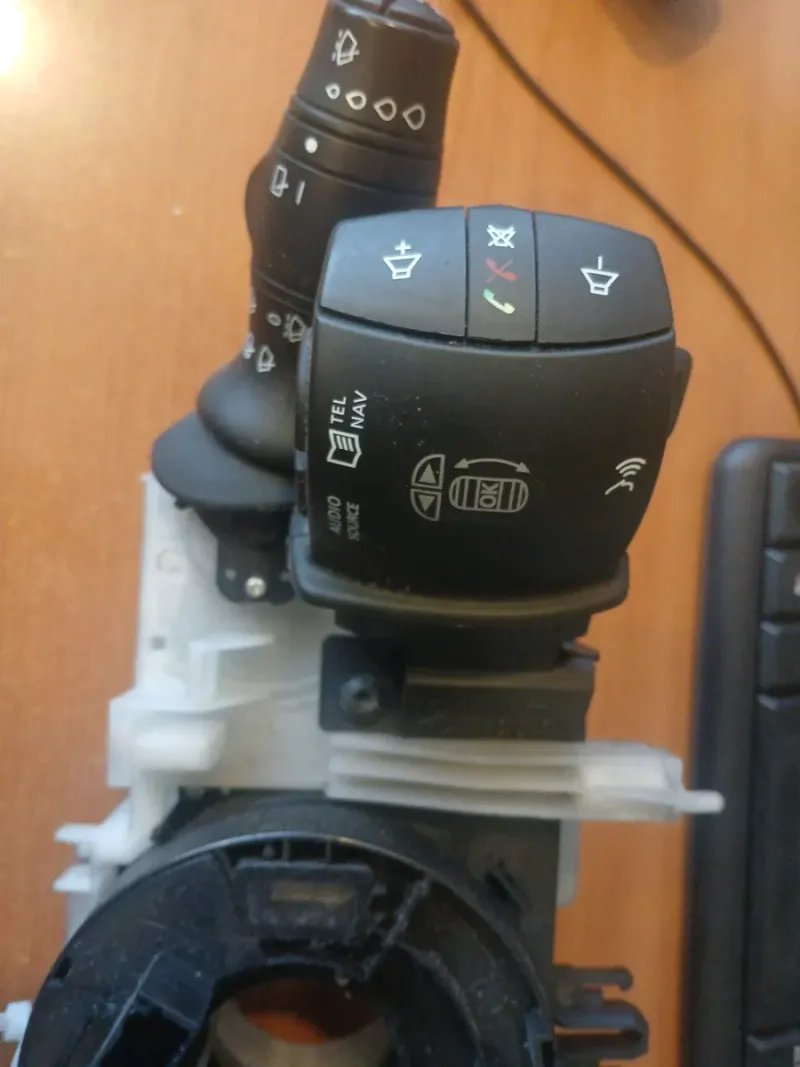 Mando Luces y Anillo Airbag Renault Megane 2010 | Ref. 8200213760 - Imagen 3
