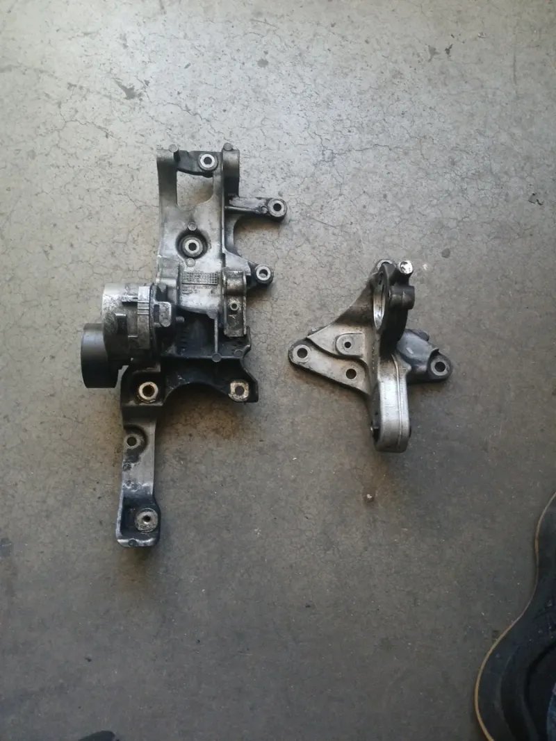 Soportes de Palier y Alternador Fiat Scudo 2.0 | Ref. 144001280