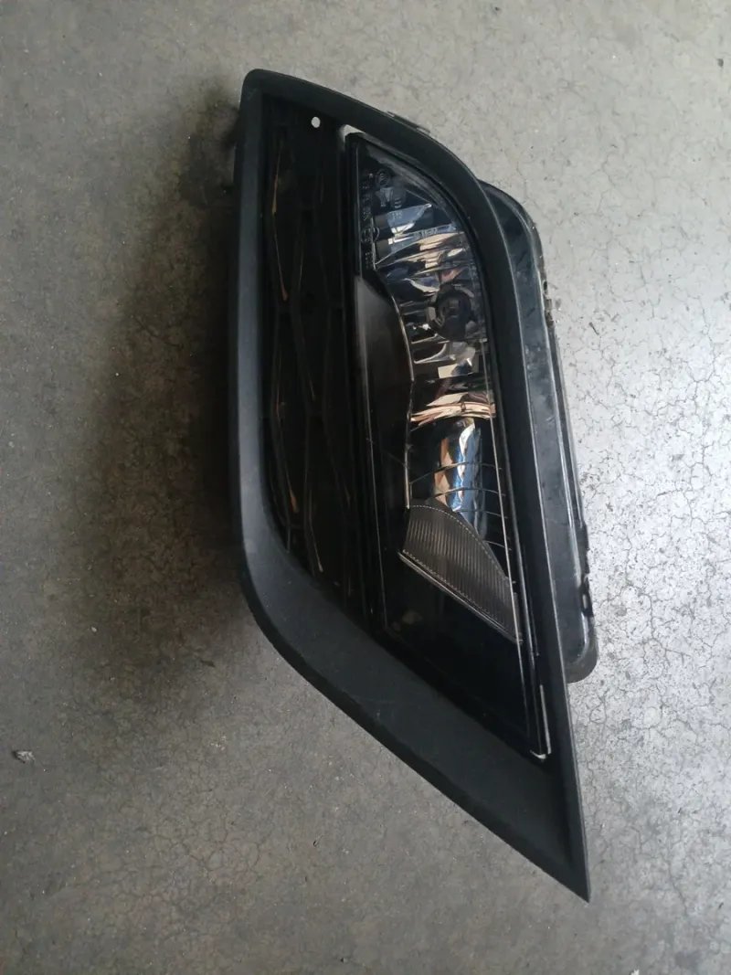 Antiniebla Delantero Derecho Seat Ibiza 6J - Imagen 2