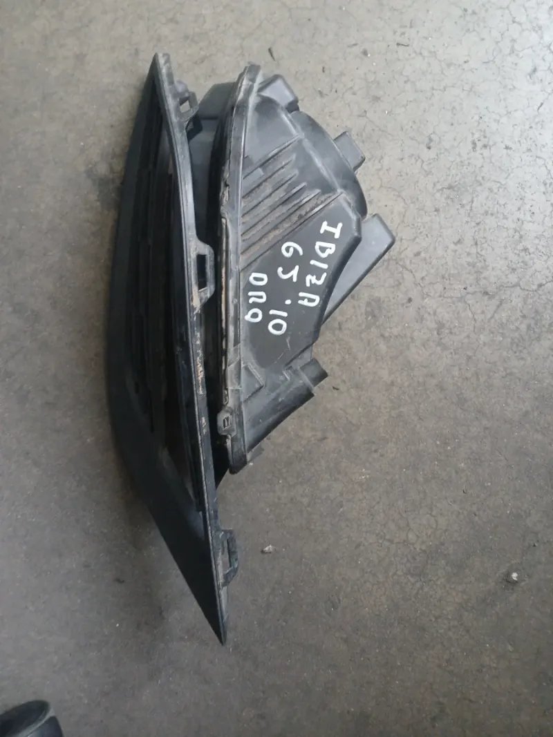 Antiniebla Delantero Derecho Seat Ibiza 6J - Imagen 3