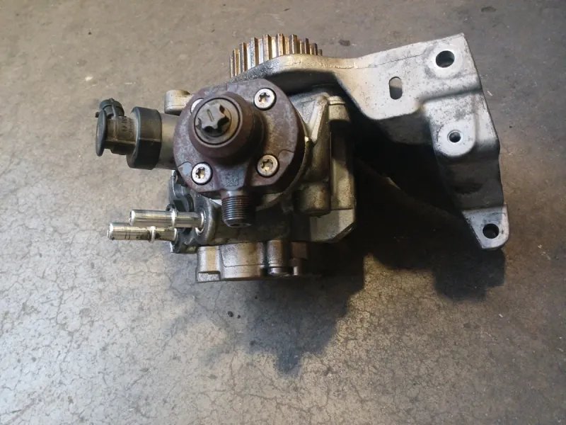 Bomba Inyectora Peugeot/Citroen 1.4 HDI | Ref. 968499680 - Imagen 2