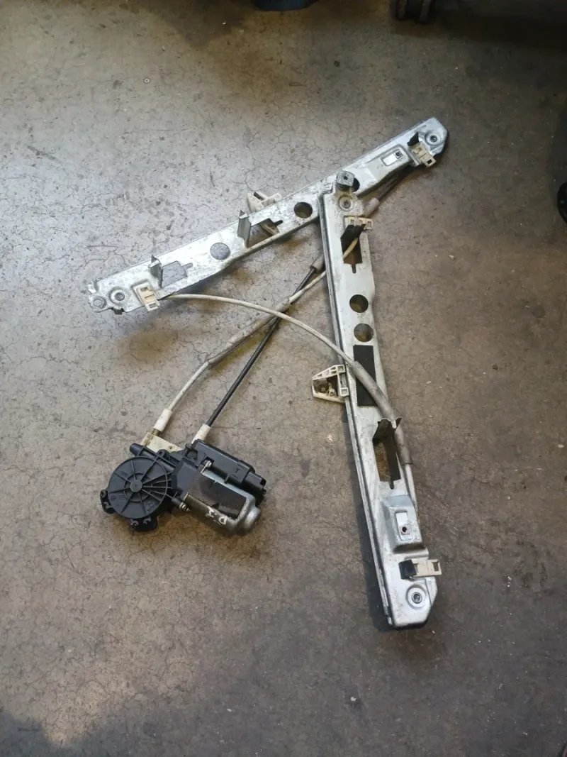 Elevalunas Delantero Izquierdo Renault Megane 3