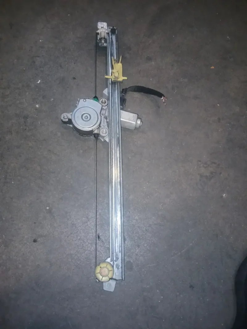 Elevalunas Dcho Renault Trafict 2005 - Imagen 4