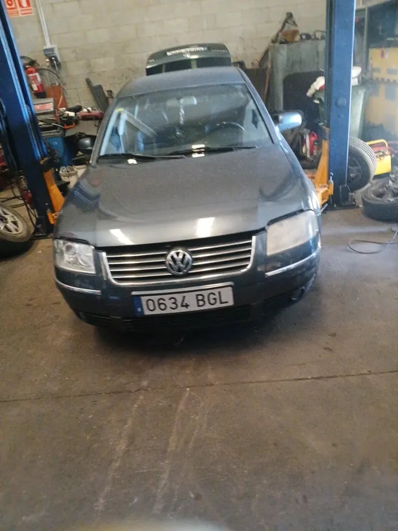 Despiece Volkswagen Passat 2002 1.9tdi - Imagen 2