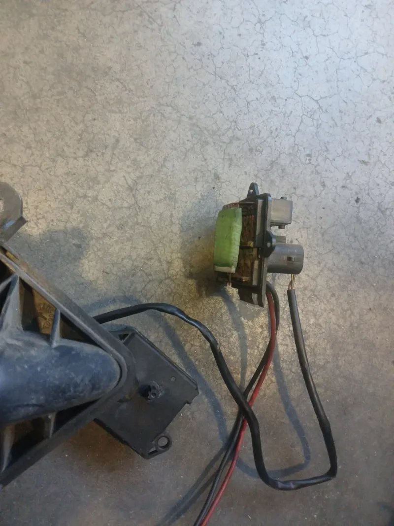 MOTOR DE CALEFACCION RENAULT TRAFIC 2005. - Imagen 3