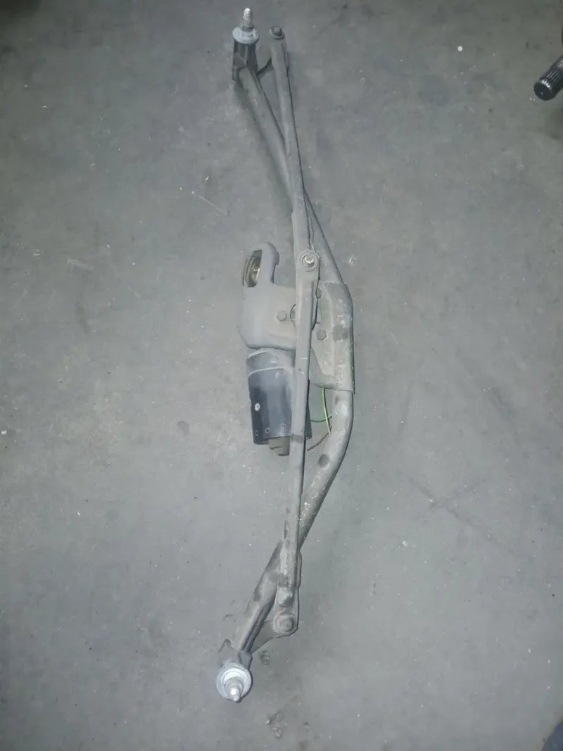 Motor Limpiaparabrisas VW T4 del Año 2001 - Imagen 4