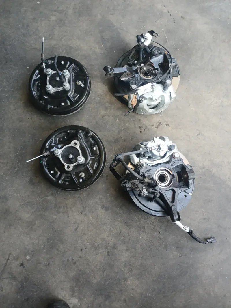 Manguetas y Tambores Renault Kangoo 1.3 gasolina - Imagen 2