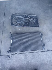 Electroventilador y Radiador Golf 4 / Leon MK1 | Ref. 1J0121207M