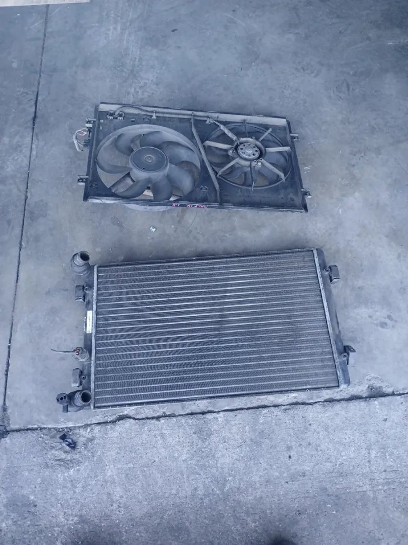 Electroventilador y Radiador Golf 4 / Leon MK1 | Ref. 1J0121207M