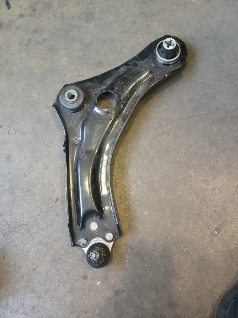 Brazo Suspensión Renault Kangoo 2022