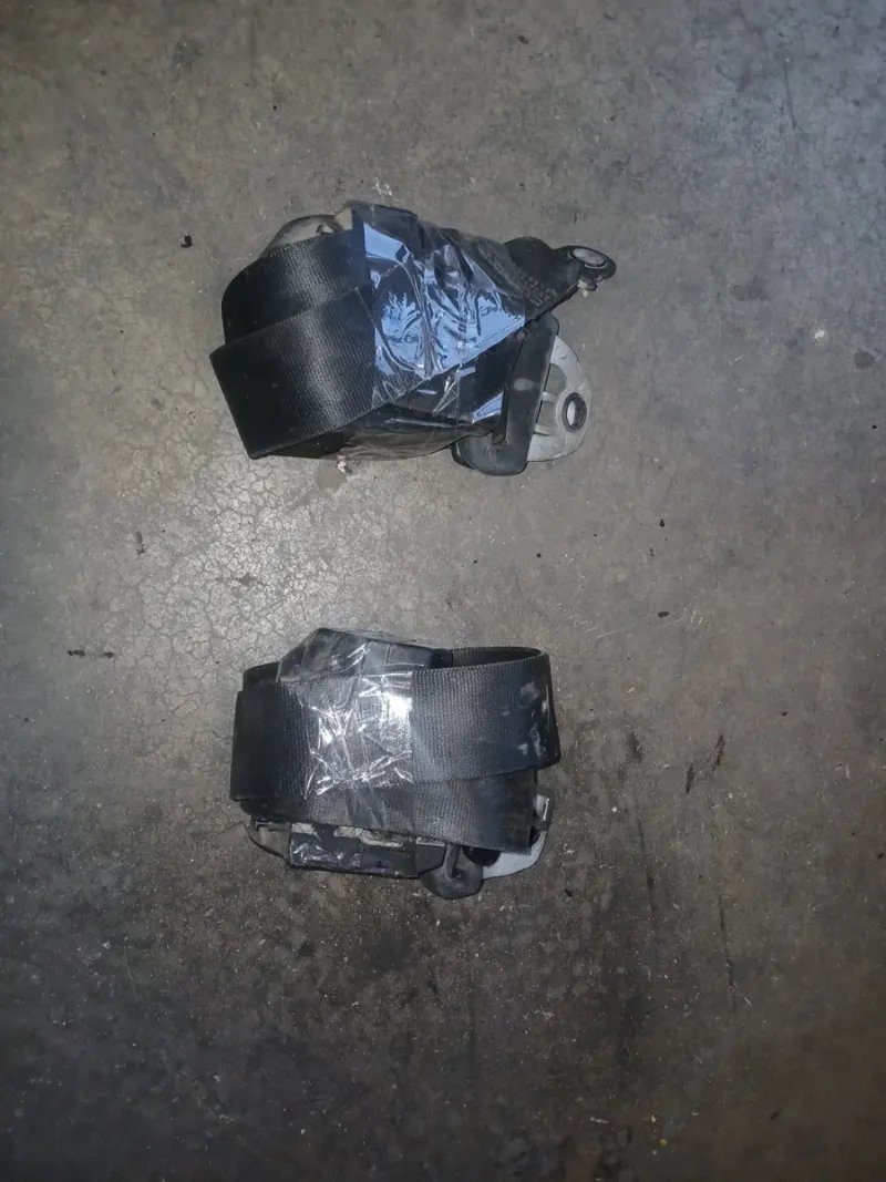 Cinturones Delanteros VW T4