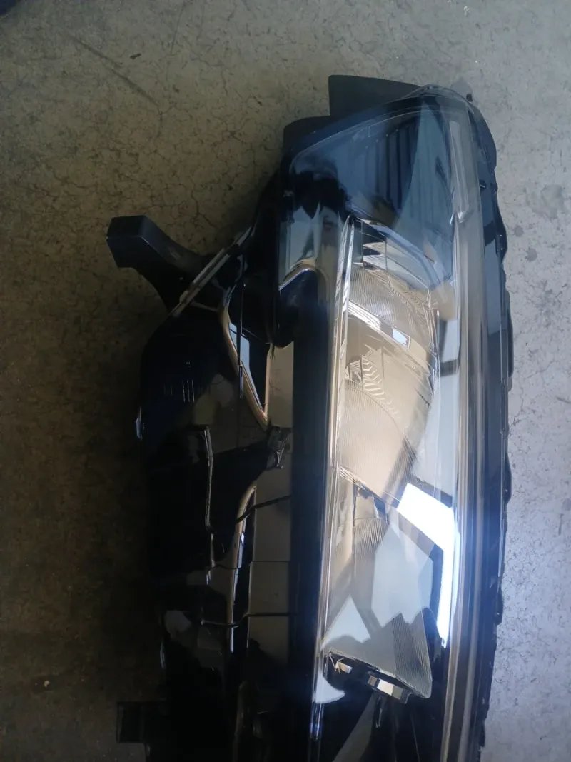 Optica Delantera Derecha Renault Kangoo 2025 | Ref. 260107139R - Imagen 2