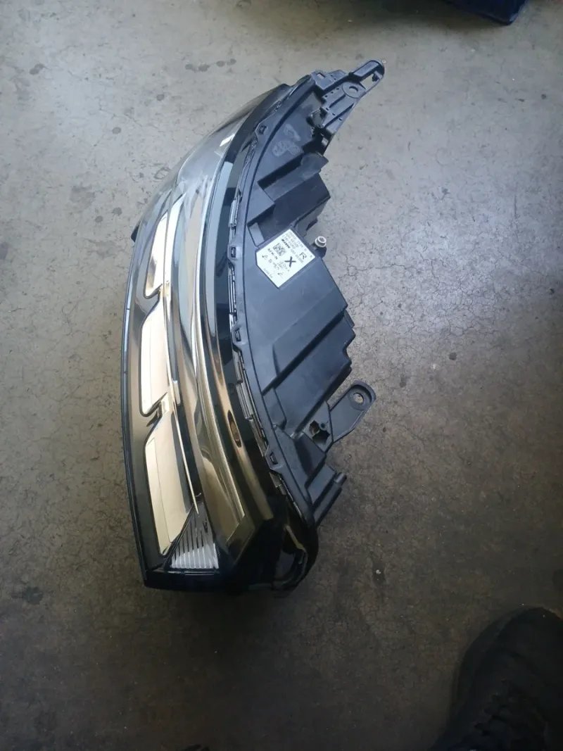 Optica Delantera Derecha Renault Kangoo 2025 | Ref. 260107139R - Imagen 3
