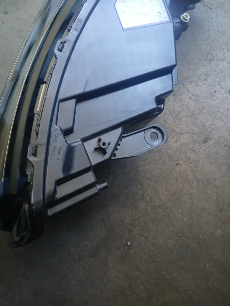 Optica Delantera Derecha Renault Kangoo 2025 | Ref. 260107139R - Imagen 4