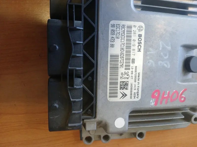 Centralita ECU Peugeot 208 1.6 | Ref. 9805947388 - Imagen 4