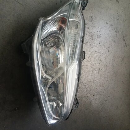 Optica Delantera Derecha Peugeot 208 | Ref. 9841642180