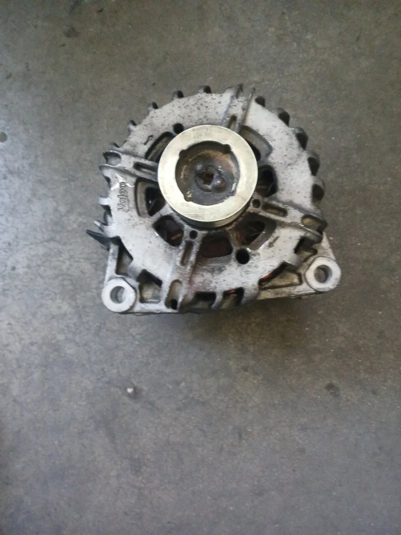 Alternador Peugeot 208 1.6 HDI | Ref. 9809391880 - Imagen 2