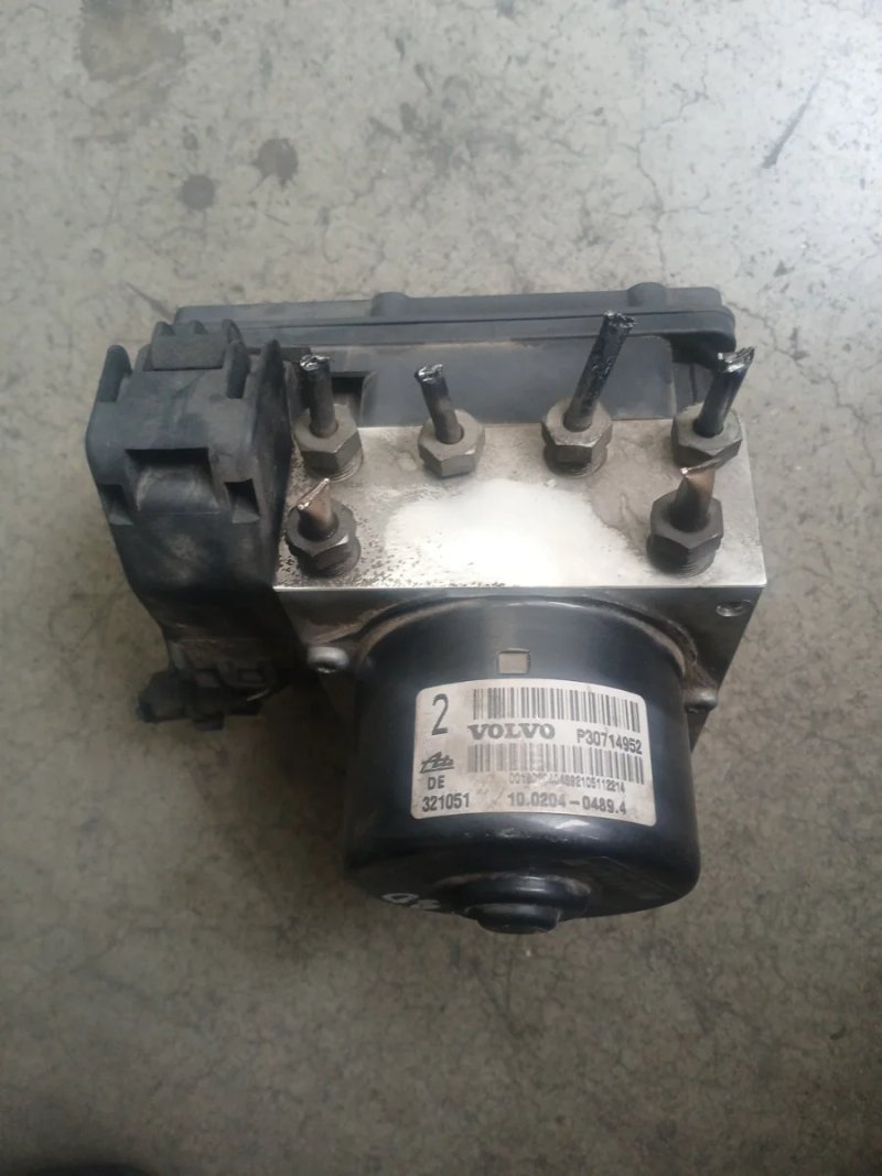 ABS Volvo XC90 S80 S70 | Ref. 30714956 - Imagen 4