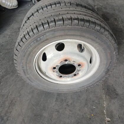 Llantas 195/70 R15 C Nissan Cabstar
