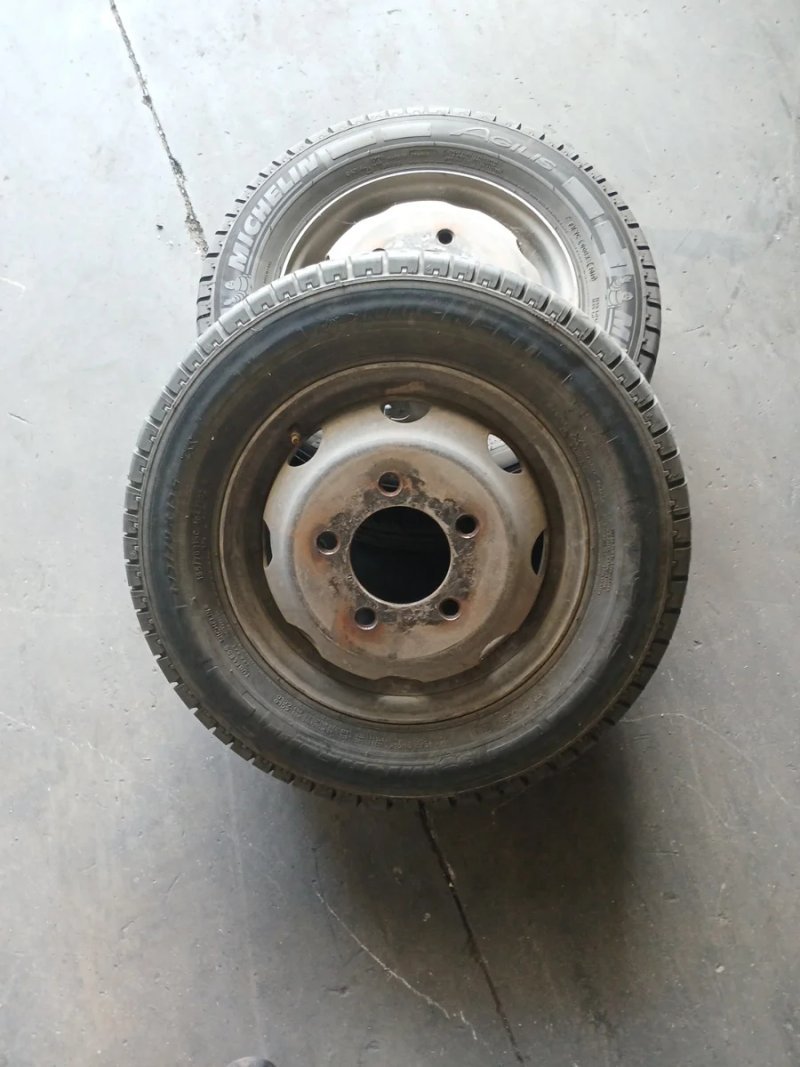 Llantas 195/70 R15 C Nissan Cabstar - Imagen 4