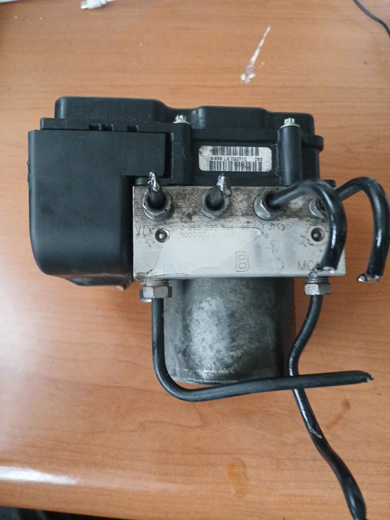 Centralita ABS Berlingo 966010718 - Imagen 3