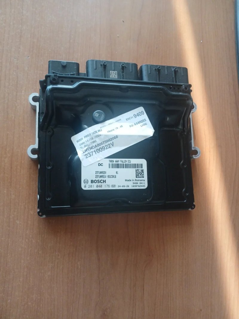 Centralita Motor UCE 237100922V Renault Master.