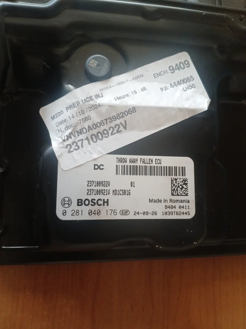 Centralita Motor UCE 237100922V Renault Master. - Imagen 2
