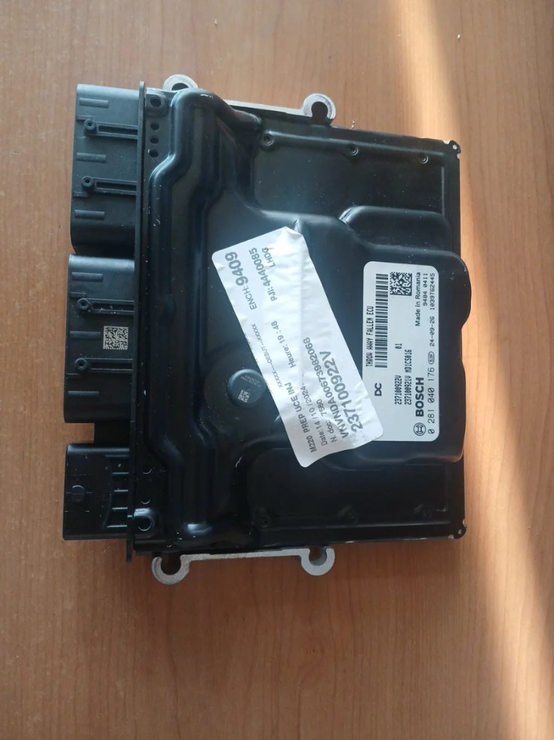 Centralita Motor UCE 237100922V Renault Master. - Imagen 3
