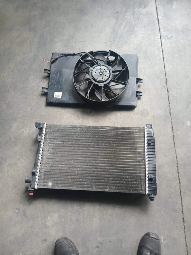 Radiador Agua Clase A 168 y Eléctroventilador | Ref. 1685000593