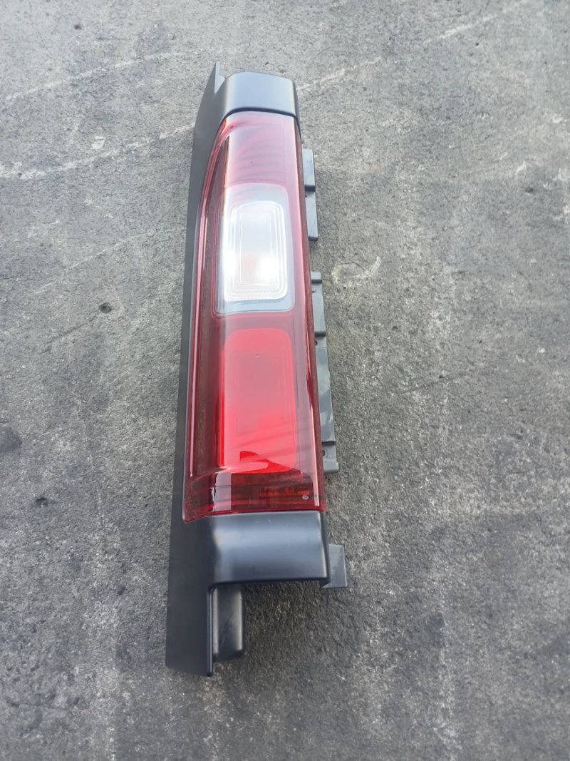 Piloto Trasero Renault Trafic 2024