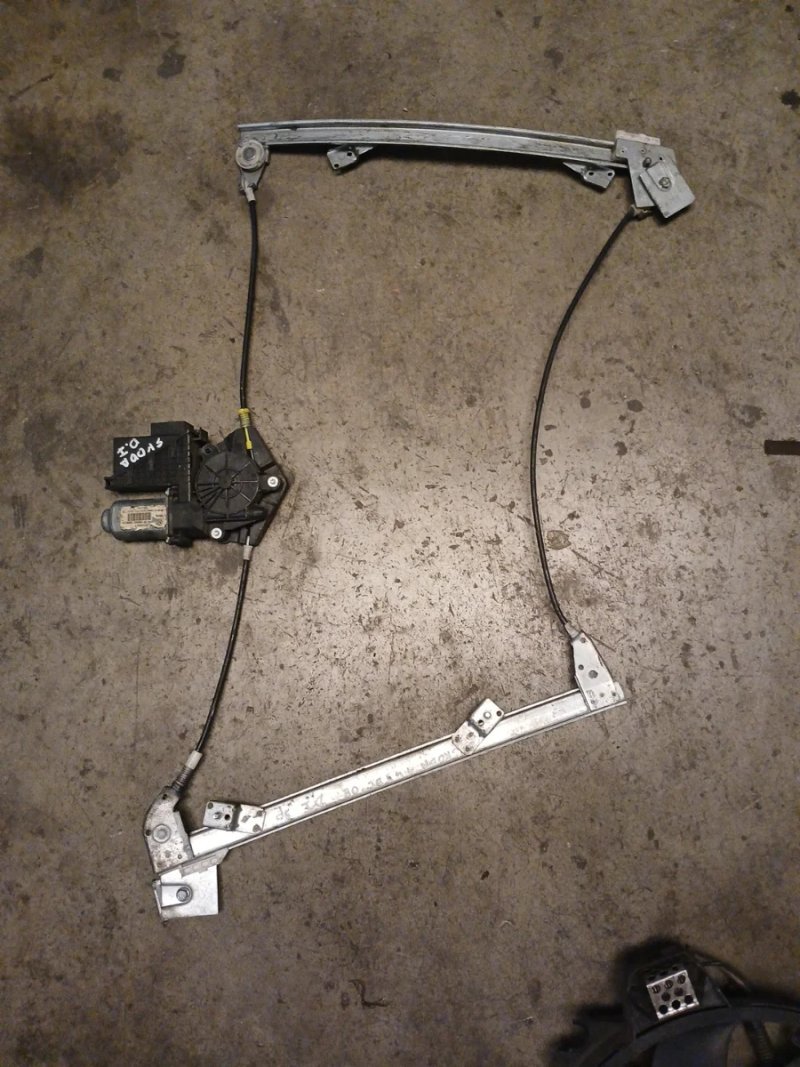 Elevalunas Skoda Delantero Izquierdo | Ref. 400878F