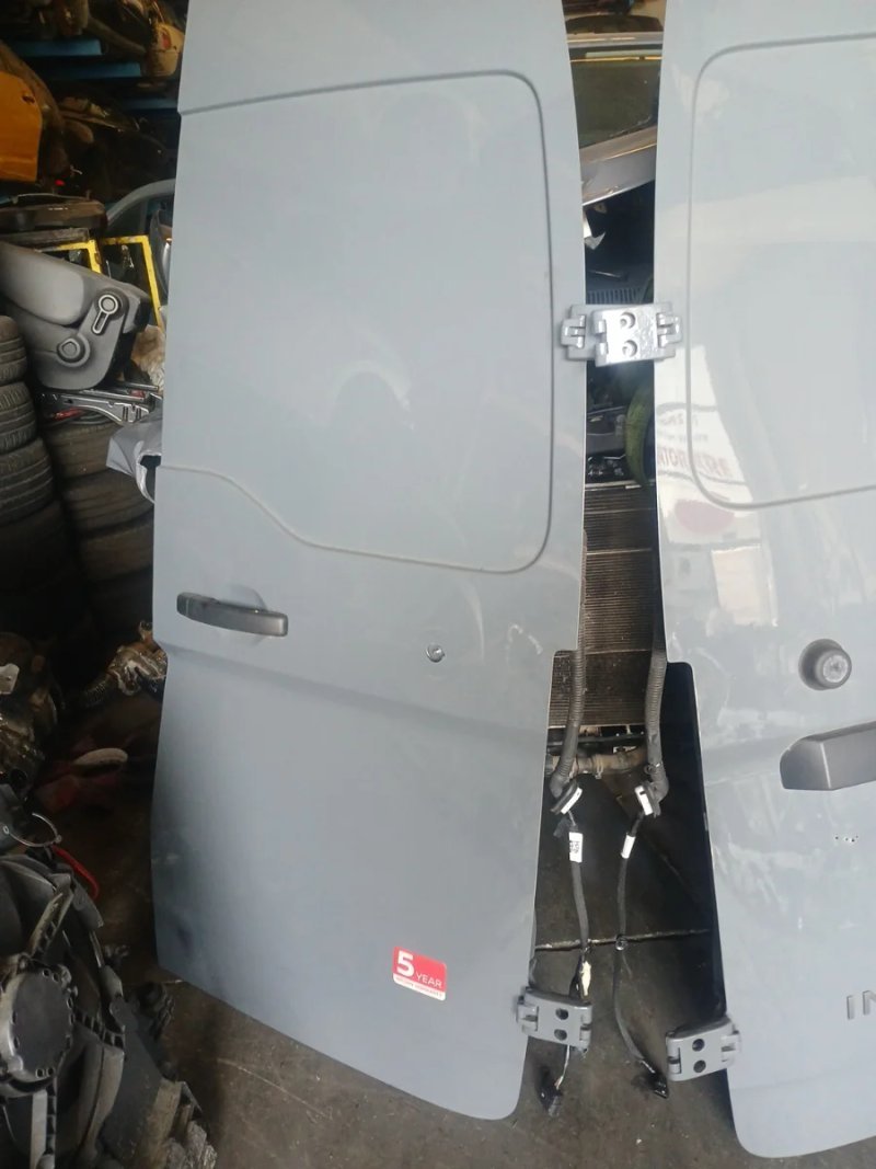 Puertas Traseras Nissan Interstar 2024 - Imagen 2