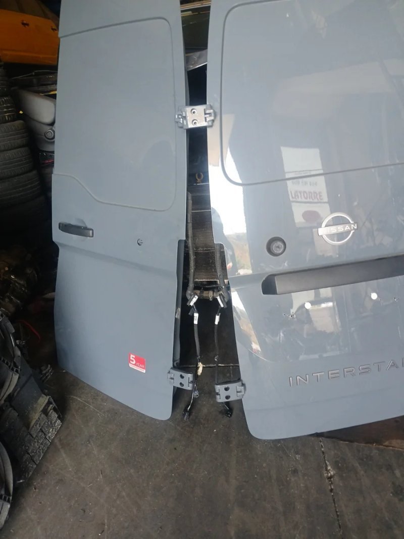 Puertas Traseras Nissan Interstar 2024 - Imagen 5
