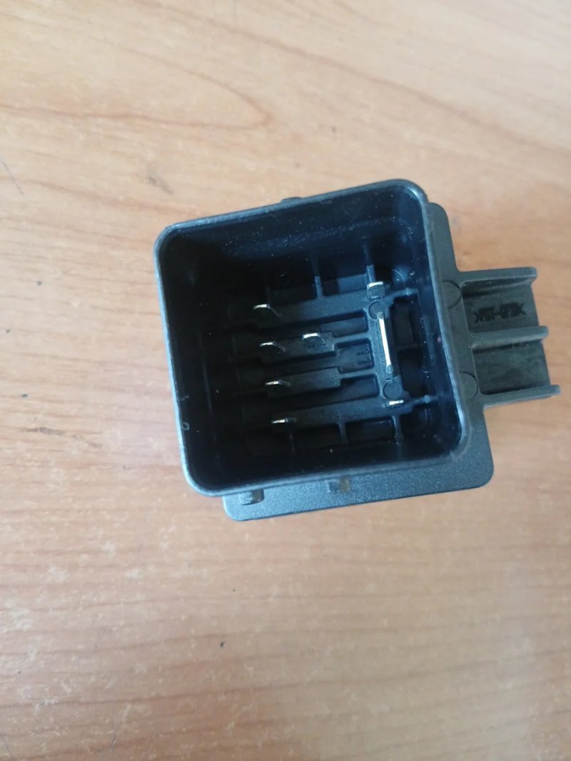 Relé Precalentamiento Mahle A622900130 para Renaul - Imagen 5